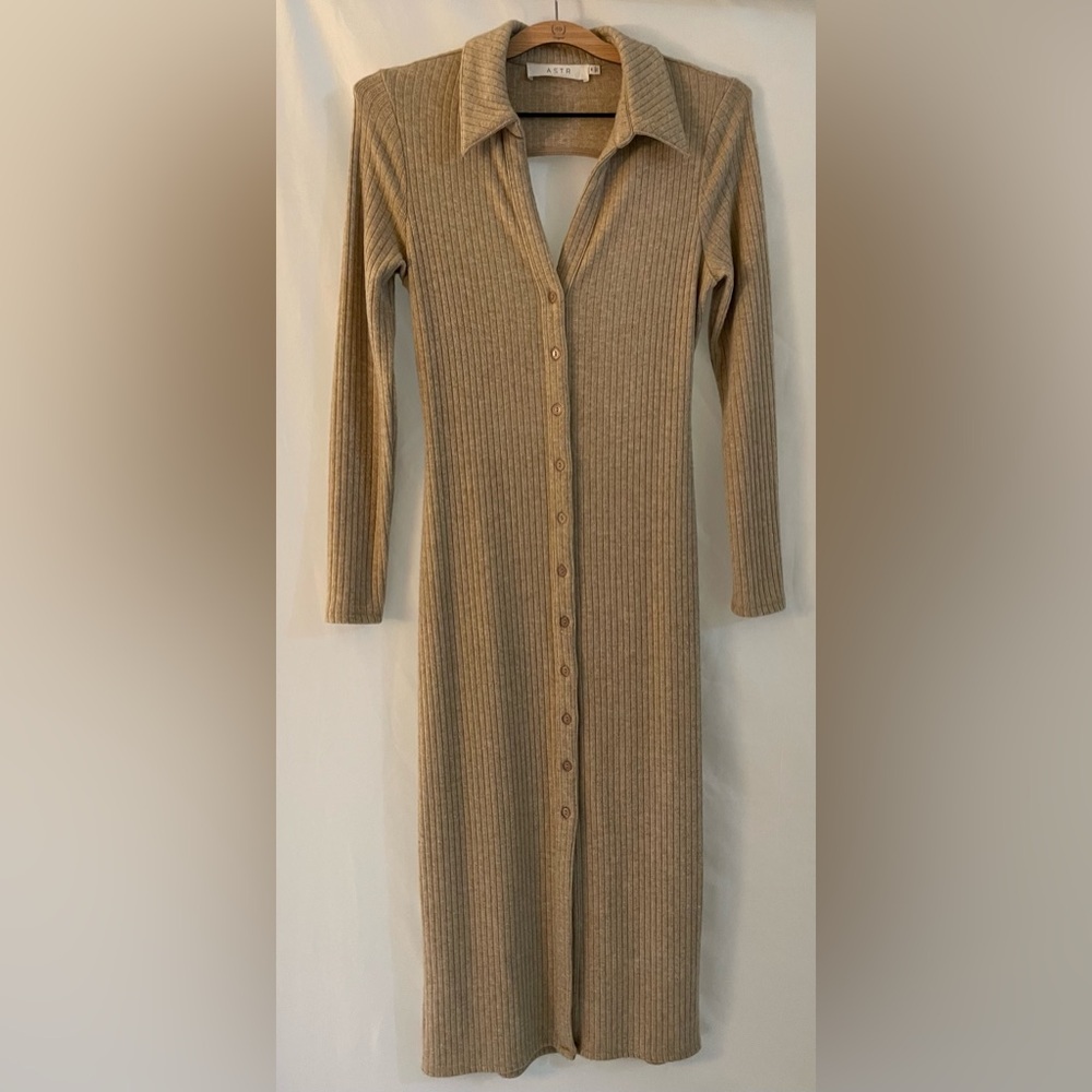 ASTR Oatmeal Midi Dress Medium